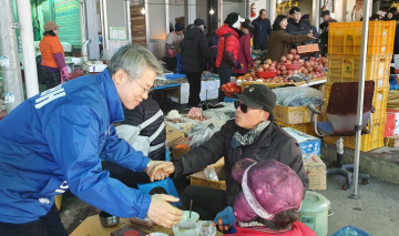 민형배 예비후보, 비아5일시장 찾아 시민의 목소리 경청