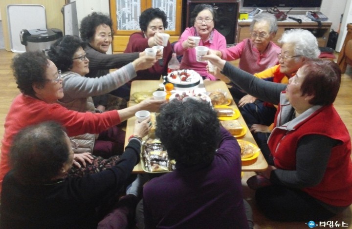부천시 오정보건소, 홀로 사는 어르신 생일상 마련