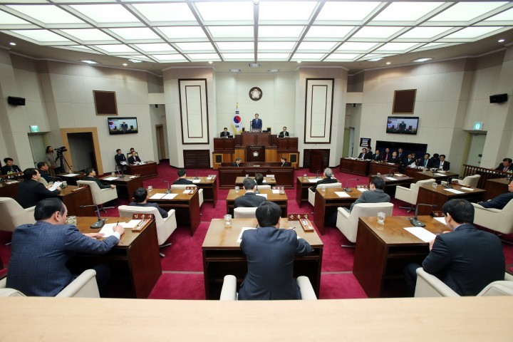 구미시의회(의장 김익수), 제202회 임시회 개회  지역경제 활성화 및 국가안보 강조