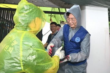 한국자유총연맹 대전시지부, 중구 석교동에 연탄 600장 나눔으로 이웃사랑 실천