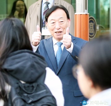 설동호 대전시교육감 “수능 만점 기운 받아가라”