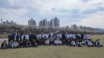 상주중학교, 벚꽃길 걷기 및 반별 사진 콘테스트로 학교폭력 예방