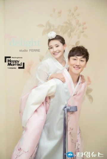 윤진영♥신수이 ‘오늘 3년열애 끝 결혼하는 선남선녀 부부’
