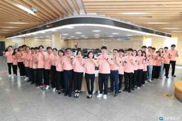 예천군, 산뜻한 민원복 입고 미소+친절 부드러운 이미지 보여줘 