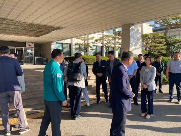 "새마을 운동‘ ’느림의 삶‘ 배우러 '화폐 발원지 이탈리아' 찾아나선 가세로..