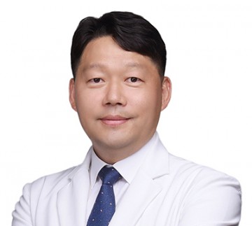 [건강칼럼] 명절에 교통사고가 났었는데 목이 아파요! 혹시 경추염좌?