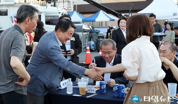 도마큰시장 쏘맥축제, 서철모 서구청장 주민과 함께 웃음꽃