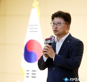 최충규 대덕구청장 “대덕의 첫 삽은 이장우 시장”…외곽도로·육교공원·문화숲 3대 현안 건의