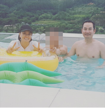 배우 김혜선♥이차용 대표 부부 근황 공개 '여전히 꿀이 뚝뚝'