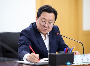 대전시구협력회의…이장우 대전시장, 현안 챙기며 기록