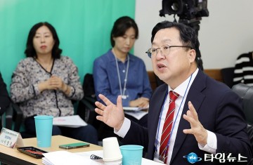 이장우 대전시장, 지역 우수기업과 대학생 만남으로 대전의 미래 준비