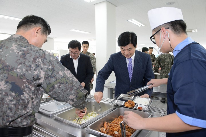 이춘희 세종시장, 추석 맞아 군부대 위문