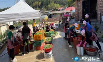 보은군여성단체협의회, 열무김치 담그기 나눔 행사 펼쳐…이웃사랑 실천 앞장
