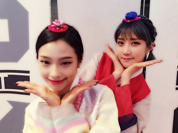팬심자극 한복패션 걸그룹 여자여자의 '미소와 아령