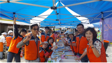 사랑의 사다리 밴드, 베트남 문화축제에 즉석빵 봉사