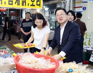 이장우 대전시장, 추석 맞아 전통시장 방문