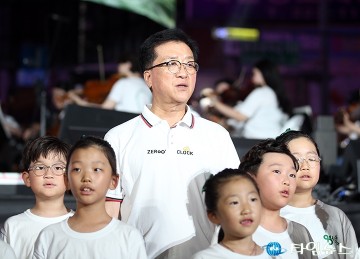 조원휘 대전시의회 의장, ‘대전 0시 축제’ 시민대합창 무대 함께하다