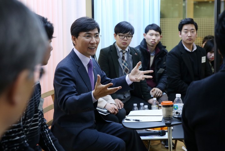안희정 지사, 대학생의 참신한 정책제안 도정에 접목!
