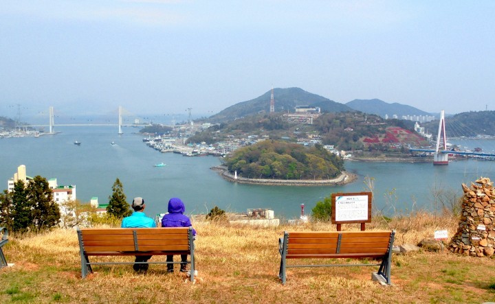 ‘여수항 경치 한 눈에’ 예암산 뷰포인트 설치