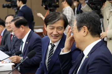 조국 "문다혜, 잘못에 책임지고 처벌받아야"