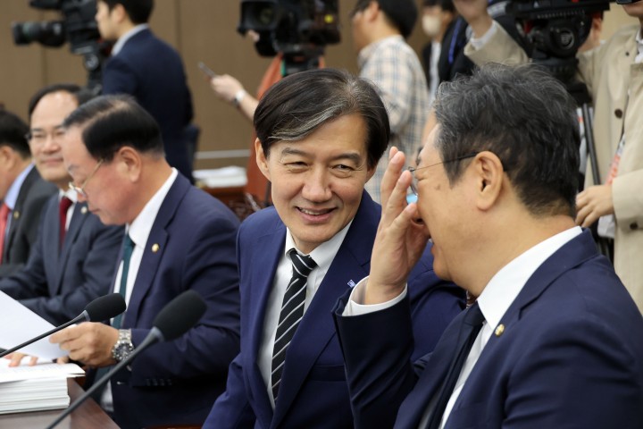 조국 "문다혜, 잘못에 책임지고 처벌받아야"