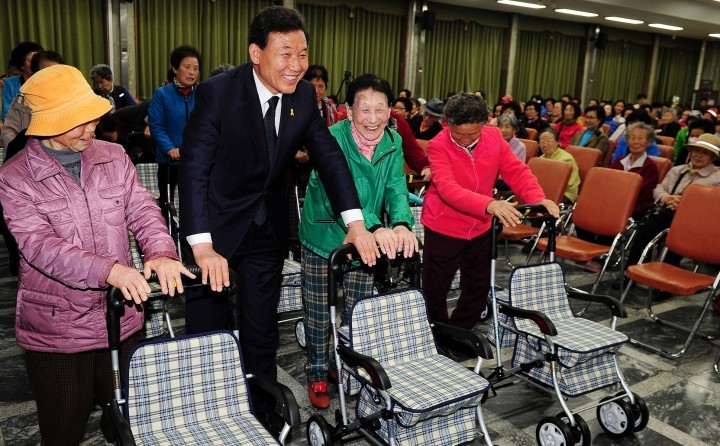 대전 중구, 실버카와 함께 안전보행 지원