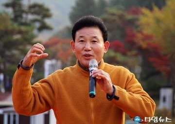박용갑 중구청장, 오늘은 내가 뿌리공원 해설사!
