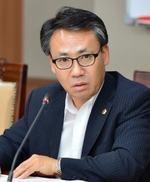 충남도의회 홍재표 의원, 추경 예산 심의 날카로운 면모 과시