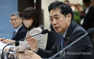 금융위원장 "건설사 태영, 채권단과 신뢰 형성 안돼…날짜 많지않다"