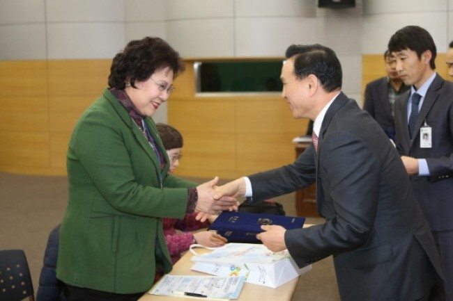 천안시 시정 모니터 위촉식 통해  시민과 가교역할 당부