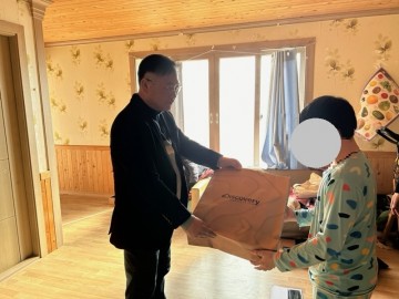 신안군, 드림스타트가 전하는 책가방 선물