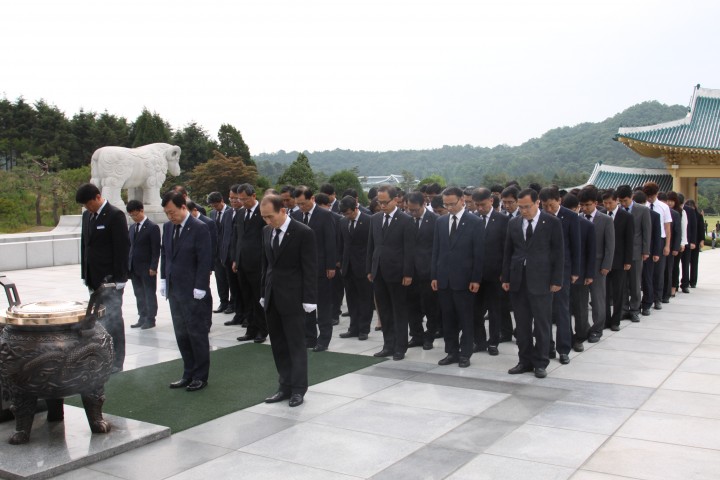 대전지방국세청, 현충원 참배 및 봉사활동 실시