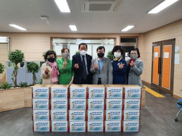 치평동 수호천사들, 초등학교에 면마스크 전달