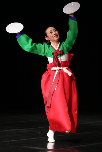  삼거리 토요상설무대, ‘명인명무전 객반위주’ 특별공연