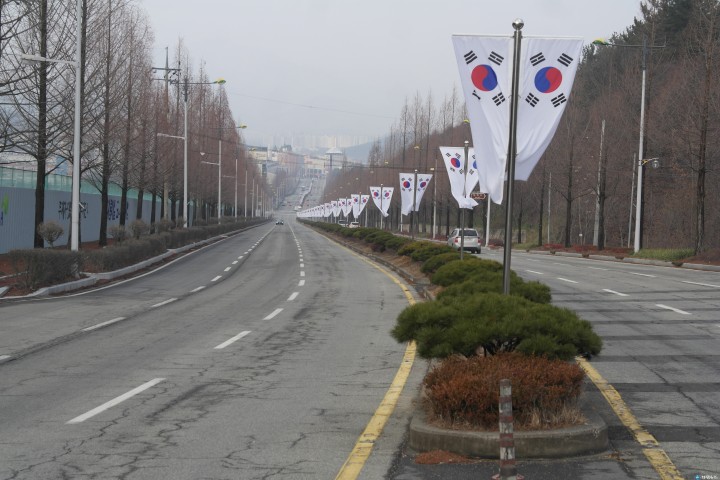계룡시, 태극기 휘날리는 거리 조성 ‘눈길’