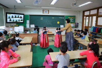 구미 야은초, 전통예절을 몸에 익혀요!