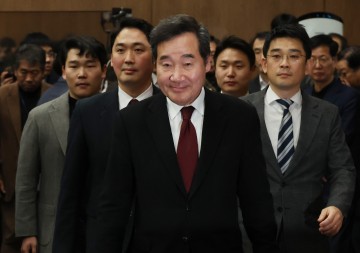 친 이낙연, 행사 '칼빵' 막말 사과…민주 "반인륜적 망언"