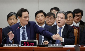 美 압박국면 李대통령의 한마디…"낭떠러지서 뛸 용기 있어야 이겨"