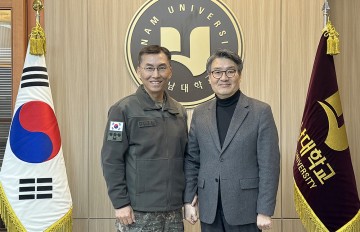 박상철 호남대 총장, 이봉식 제31동원지원단장과 환담