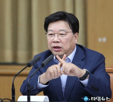 권선택 대전시장, 해외에 나가시면 꼭 트램을 타보세요!