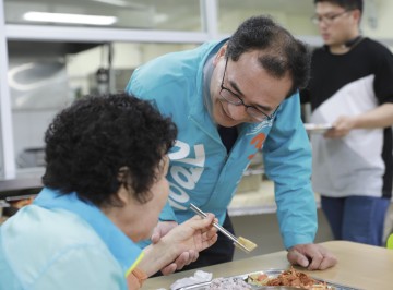 김영우 동구청장 후보 실버푸드 시장을 시작으로 본격적인 고령친화산업단지 유치 공약