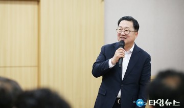 청렴교육에서 인사말 하는 이장우 대전시장