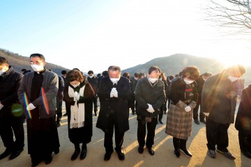 김수환 추기경 생가에서 선종13주기 추모 참배