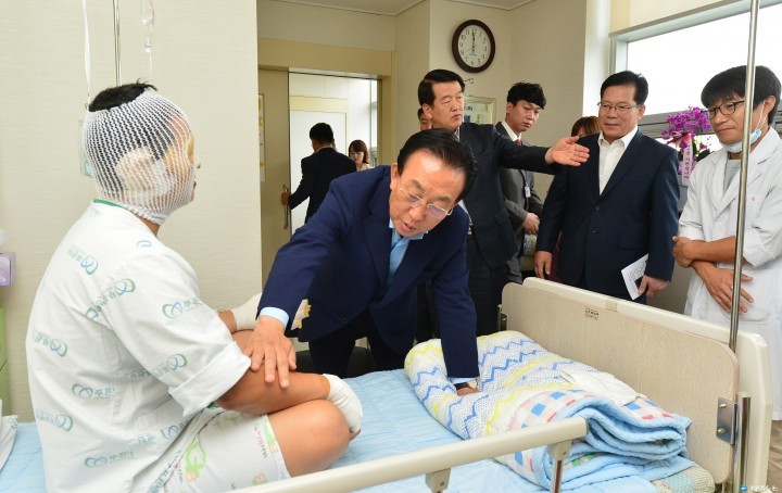 김관용 도지사! 화재현장 부상 소방공무원 위로방문