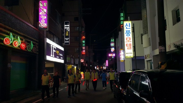 청소년이 행복한 사회 함께 만들어가요!