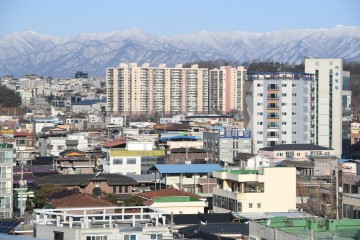 영주시청 청사에서 바라본 소백산 설경 영주시 전경