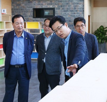 허태정 유성구청장, 구즉도서관 최종 점검