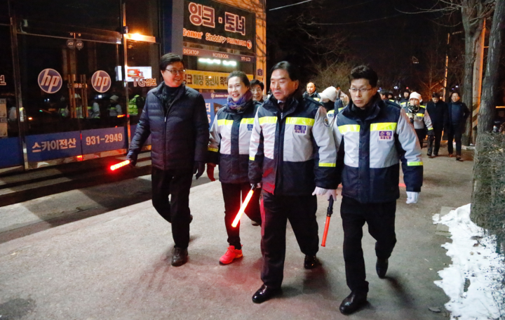 박수범 대덕구청장, 맹추위속 자율방범대와 함께한다!
