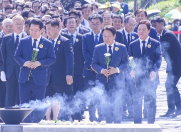 강기정 광주시장 “노대통령 걸은 도전과 혁신의 길 따르겠다"