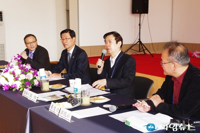 청송군 한중대표작가 상호집중조명 토론회